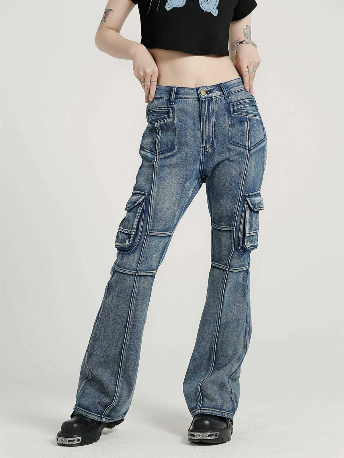 Vintage-Inspired Y2K Slim Fit Jeans for Effortless 90s Grunge Aesthetic and Casual Summer Outfits