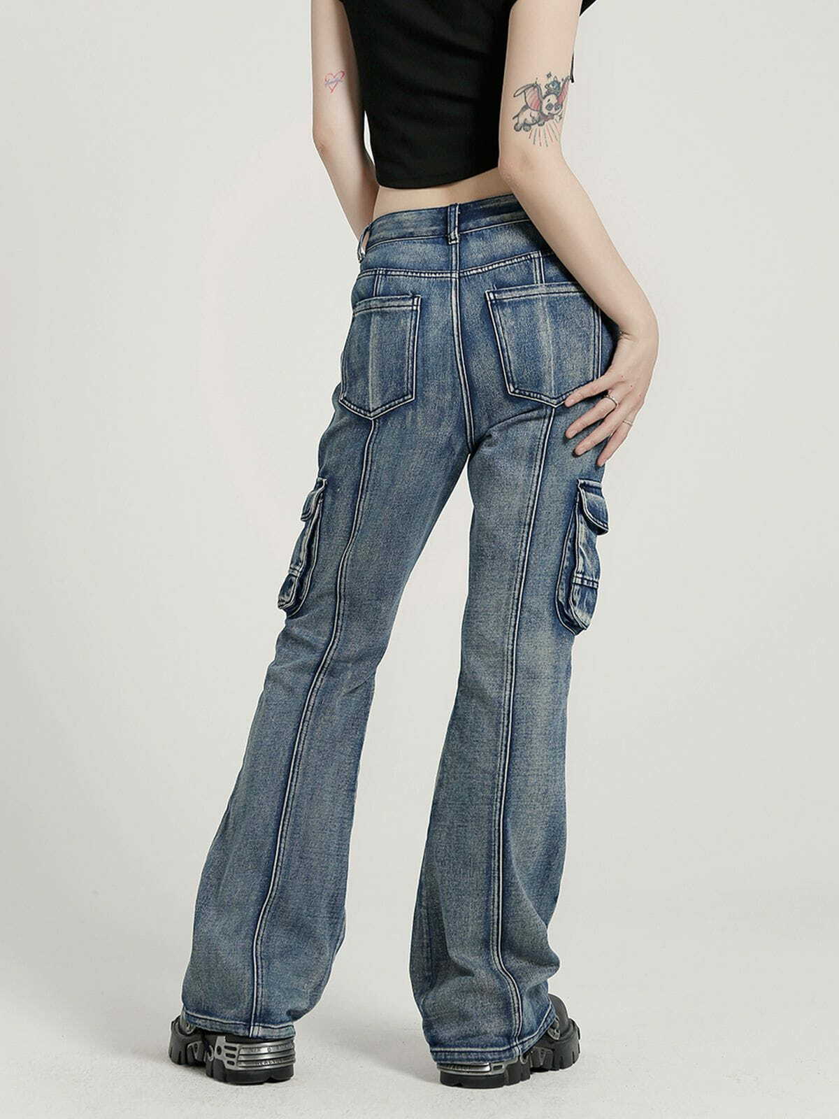 Vintage-Inspired Y2K Slim Fit Jeans for Effortless 90s Grunge Aesthetic and Casual Summer Outfits