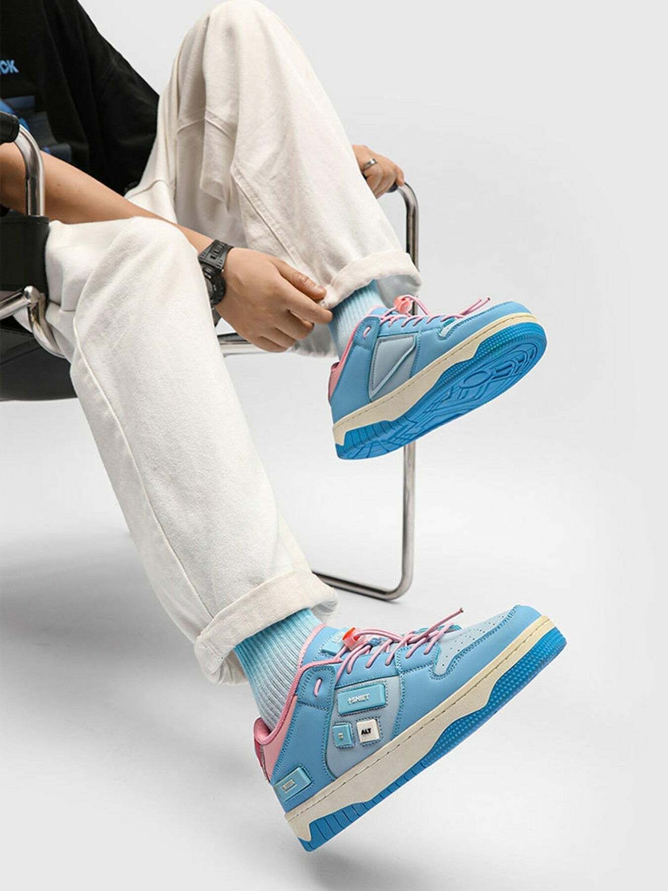 Y2K High Street Skate Shoes: Retro 90s Grunge Style for Trendy Summer Outfits & Aesthetic Looks