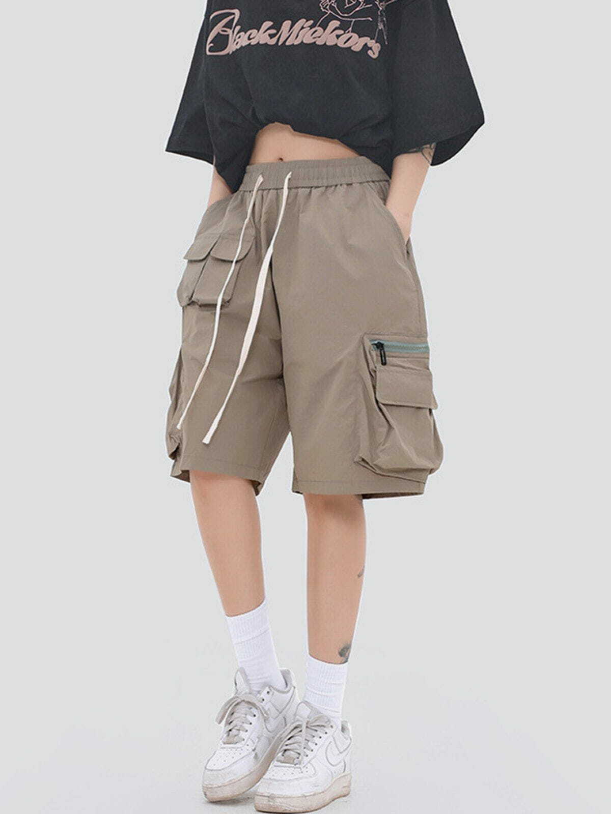 Y2K Multi-Pocket Drawstring Shorts for Summer: Trendy 90s Grunge Aesthetic & Casual Outfits