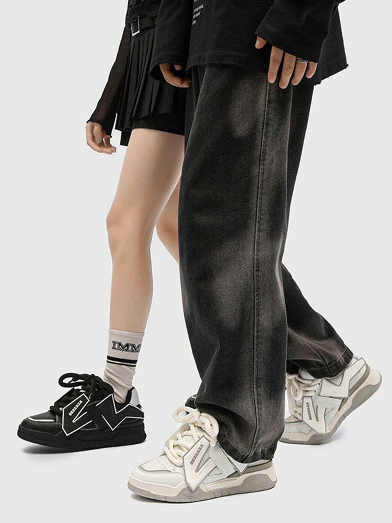 Y2K Summer Outfits: Grunge Aesthetic Cargo Pants, Baggy Jeans, and Cute Mini Dresses